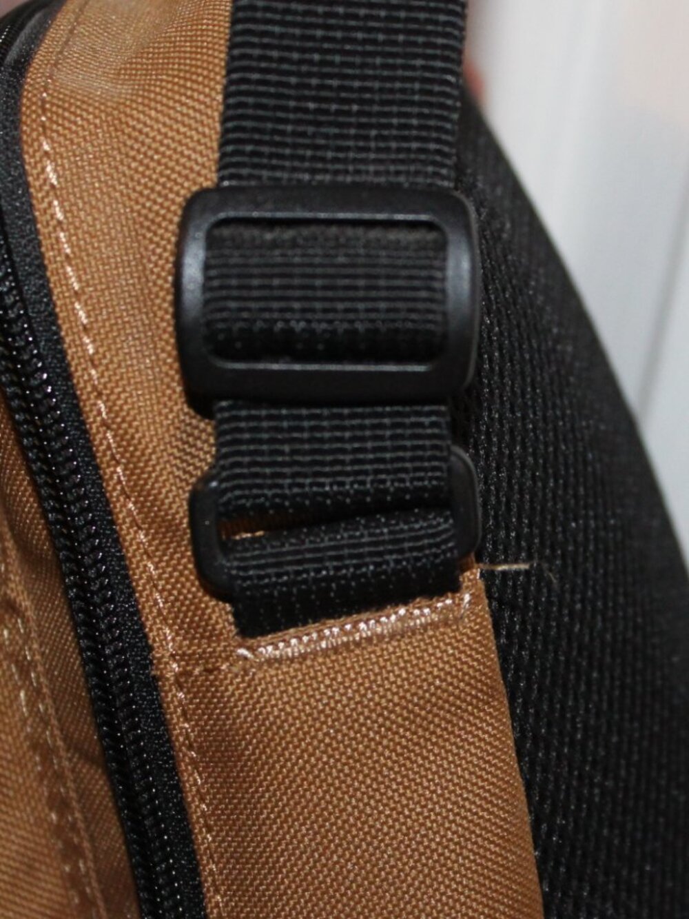 NWOT Carhartt Legacy Crossbody Bag SHARP! - Picture 4 of 14